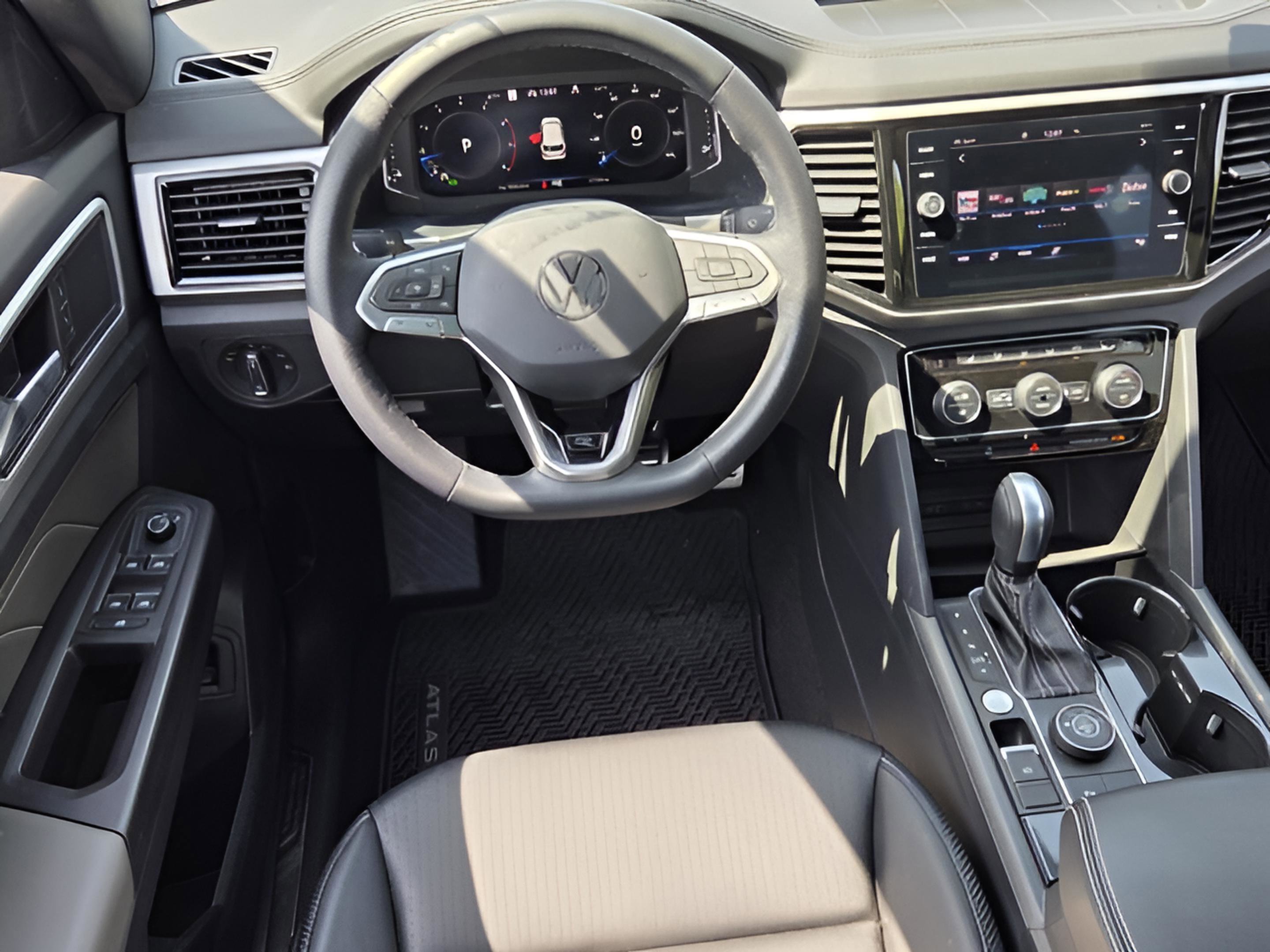 2023 Volkswagen Atlas Cross Sport SEL R-Line