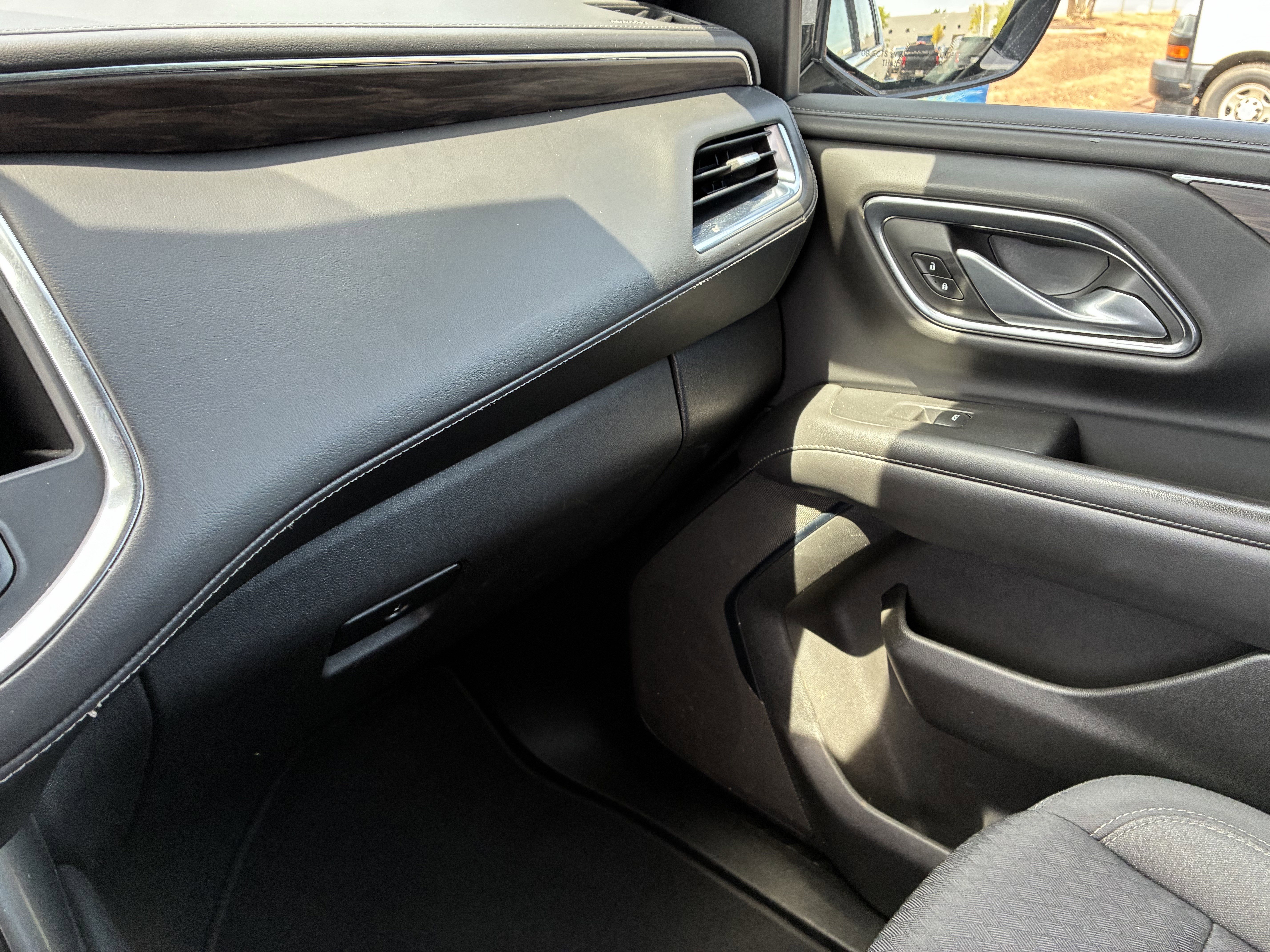 2022 Chevrolet Suburban LS