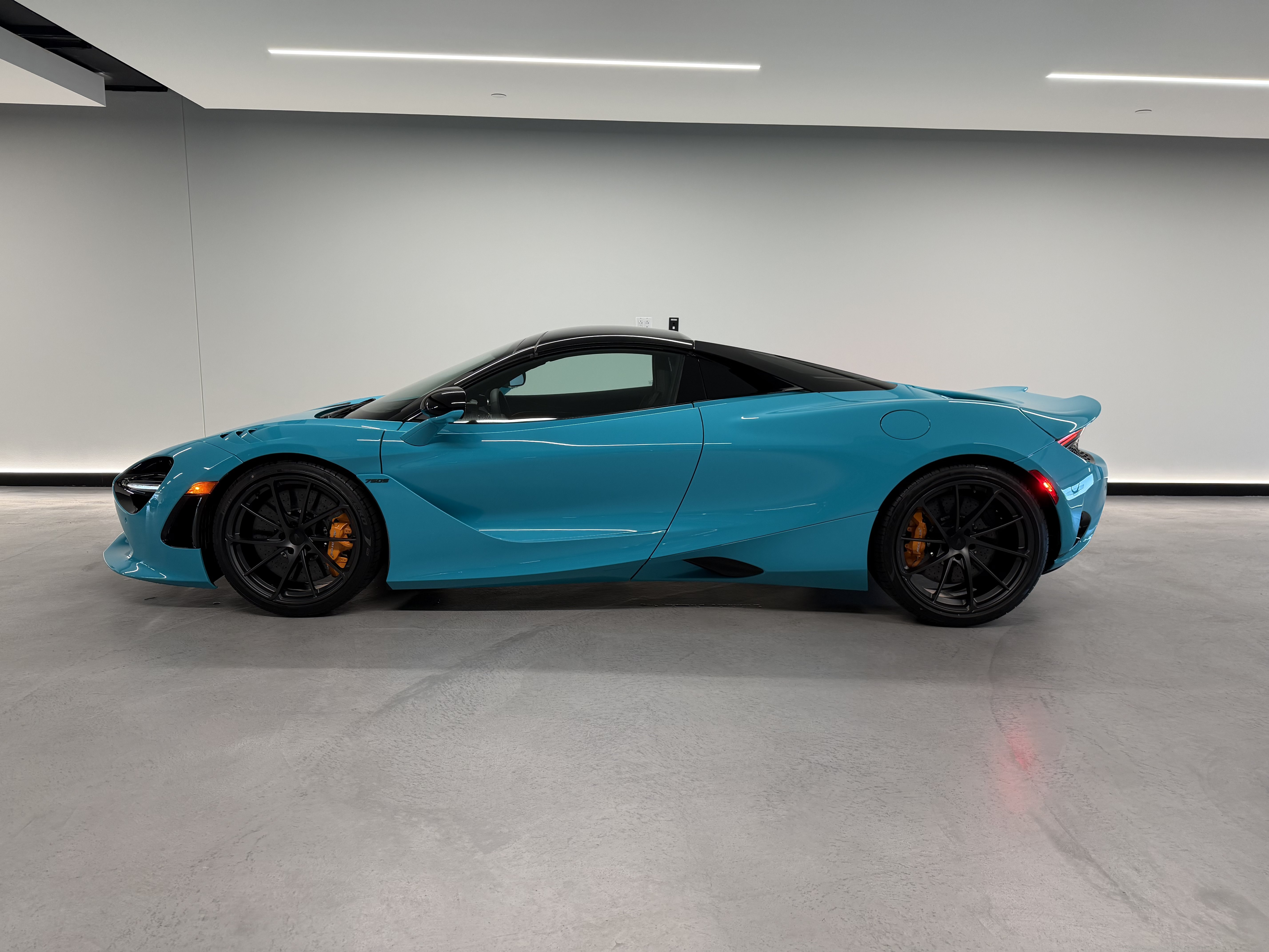 New 2027 McLaren 750S Spider photo 2