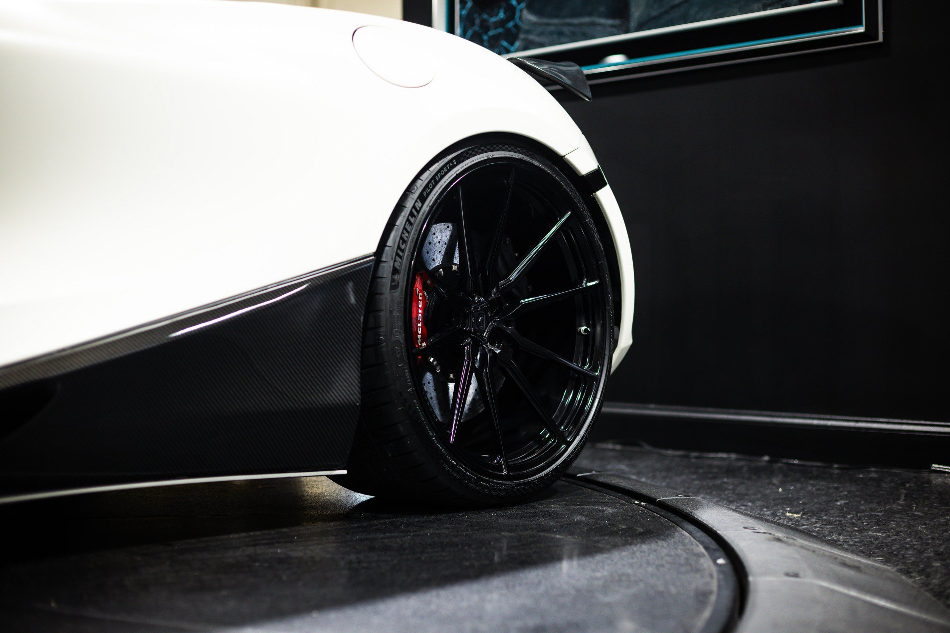 Used 2018 McLaren 720S Performance photo 69