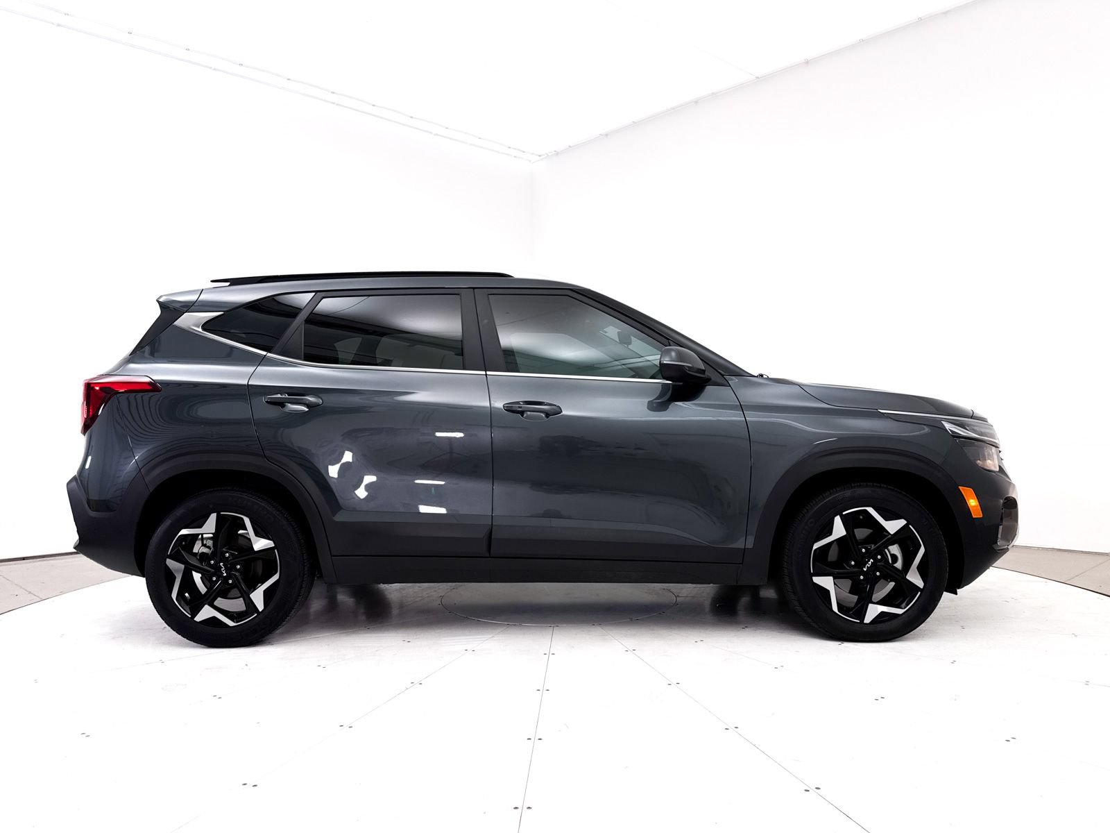 Certified 2024 Kia Seltos EX