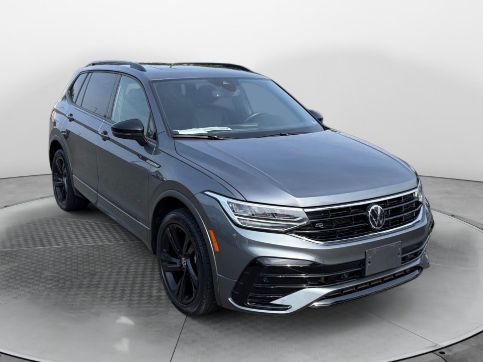 Used 2024 Volkswagen Tiguan SE R-Line