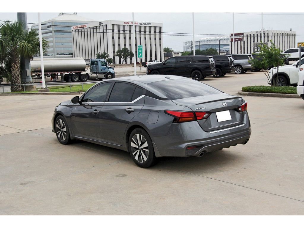 2022 Nissan Altima 2.5 SR