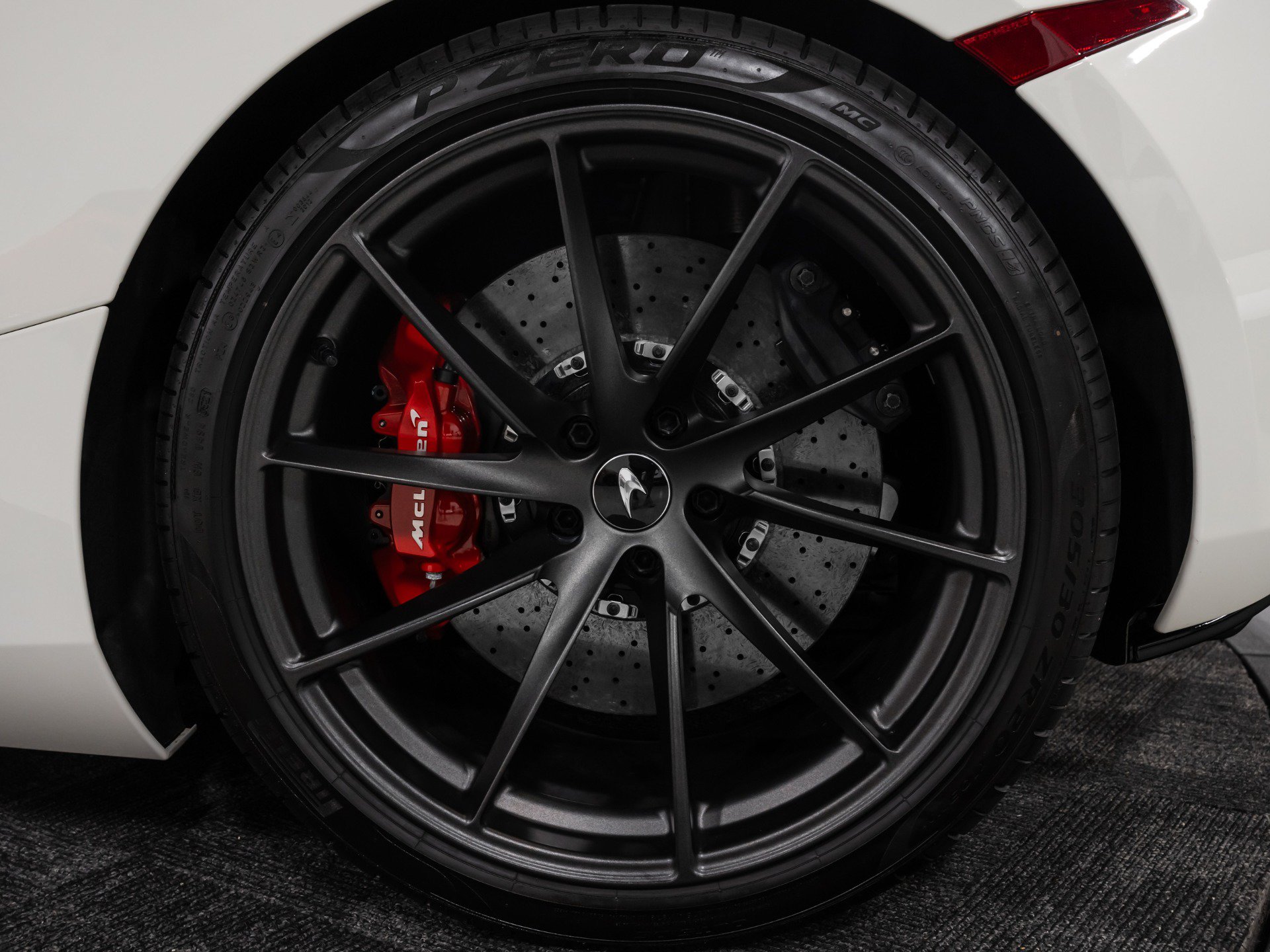 Used 2021 McLaren 720S Performance photo 42