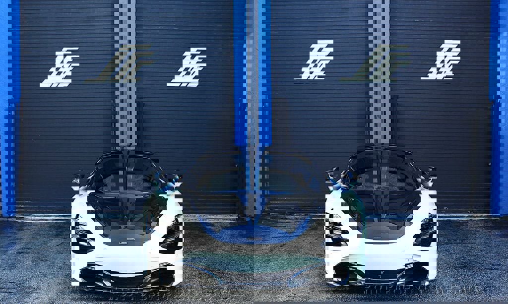 Used 2018 McLaren 720S Luxury photo 12