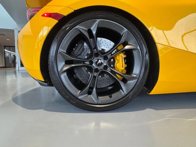 Used 2019 McLaren 720S Performance photo 16