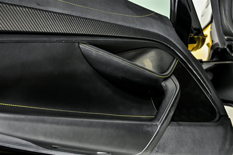 Used 2018 McLaren 720S Performance photo 22