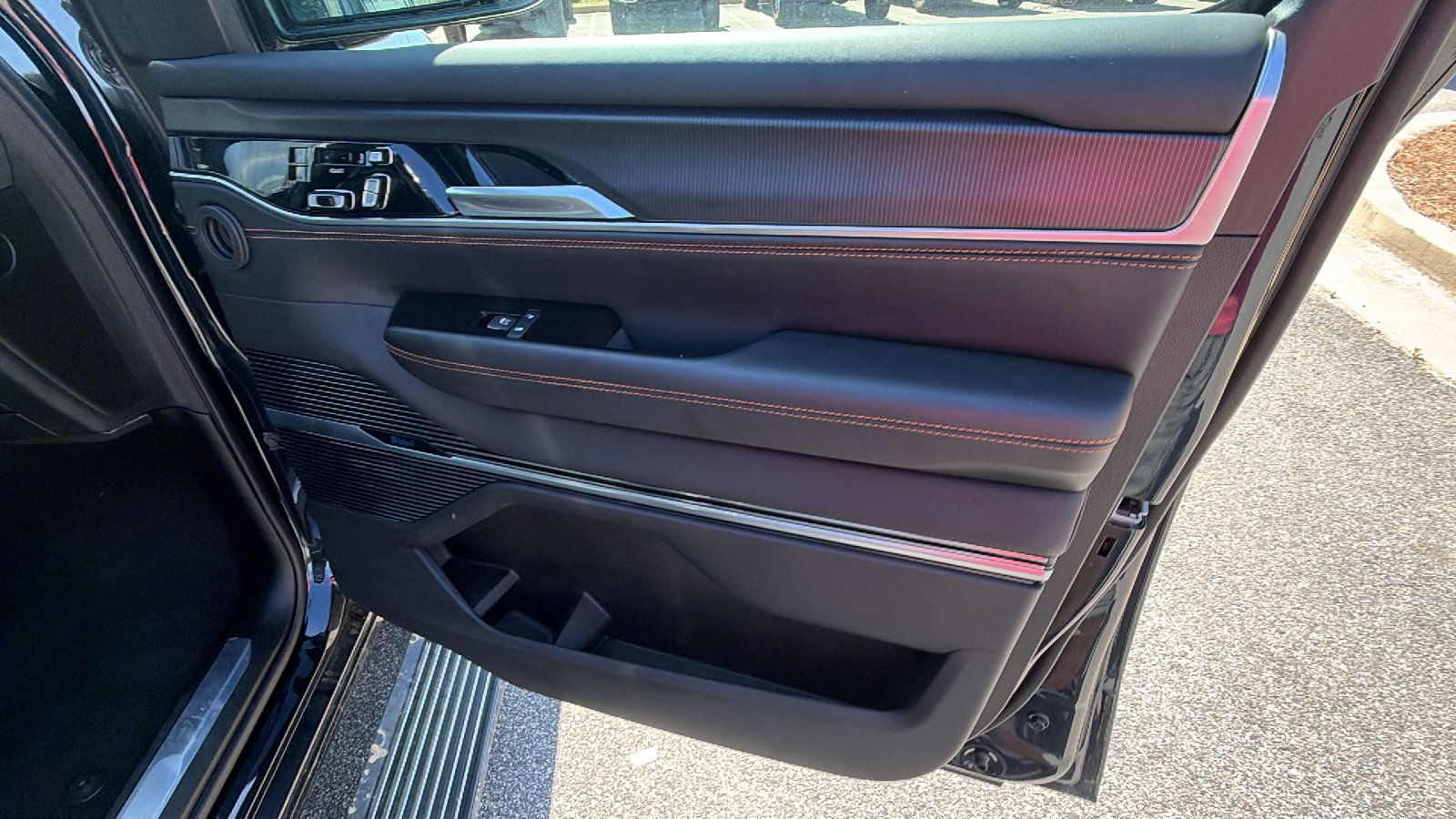 2025 Jeep Grand Wagoneer Series III