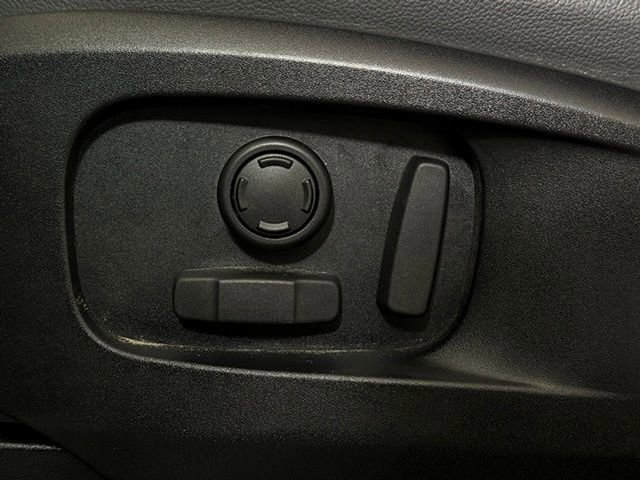 2024 Land Rover Defender 110 SE