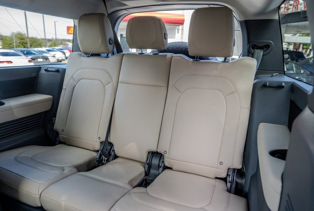 2024 Land Rover Defender 130 S