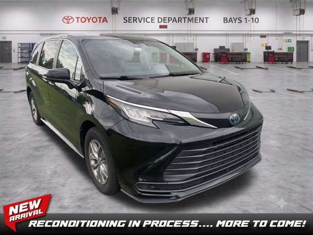 Used 2023 Toyota Sienna LE