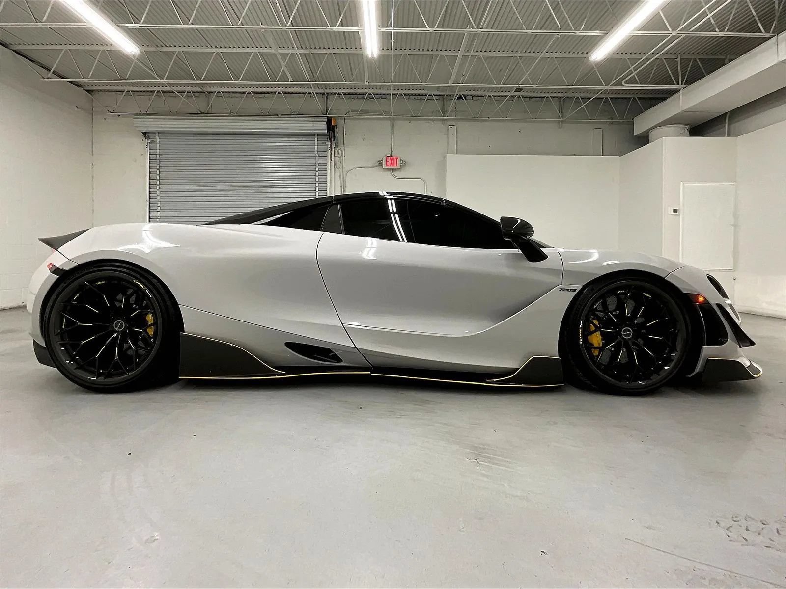 Used 2019 McLaren 720S Performance photo 6