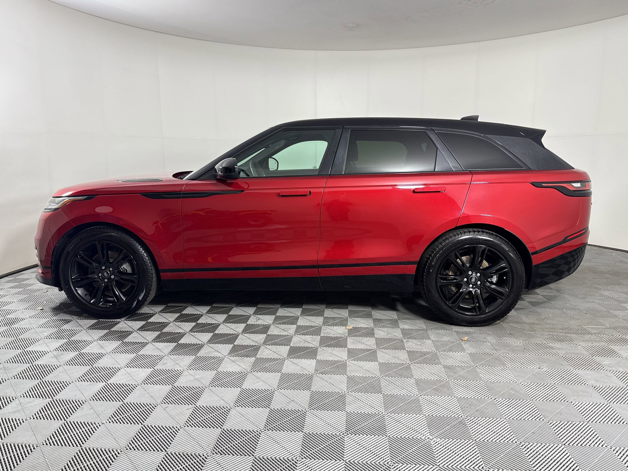 2023 Land Rover Range Rover Velar R-Dynamic S