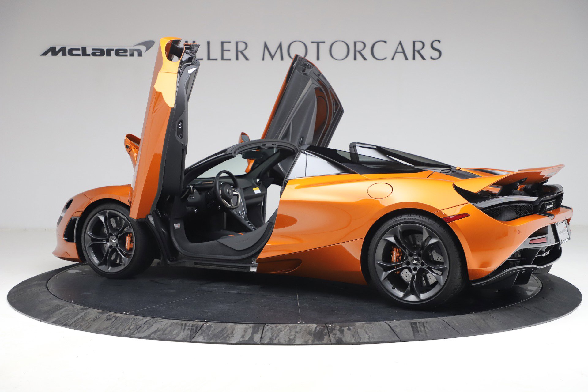 Used 2020 McLaren 720S Spider photo 16