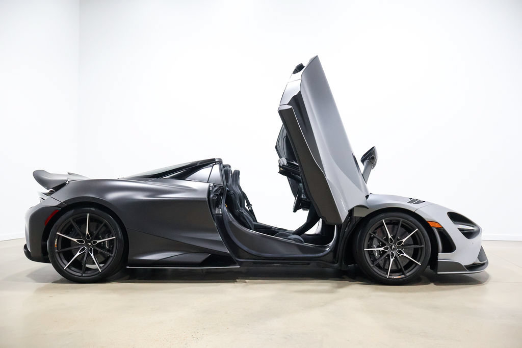 Used 2022 McLaren 765LT photo 79