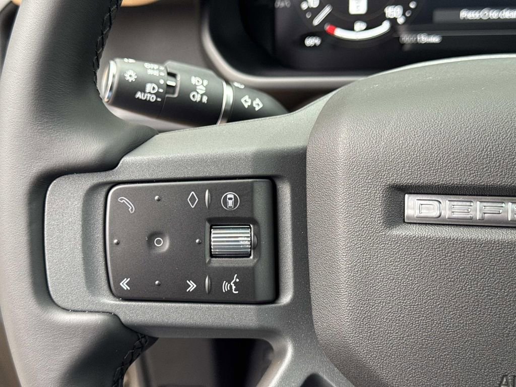 2026 Land Rover Defender 110 X-Dynamic SE