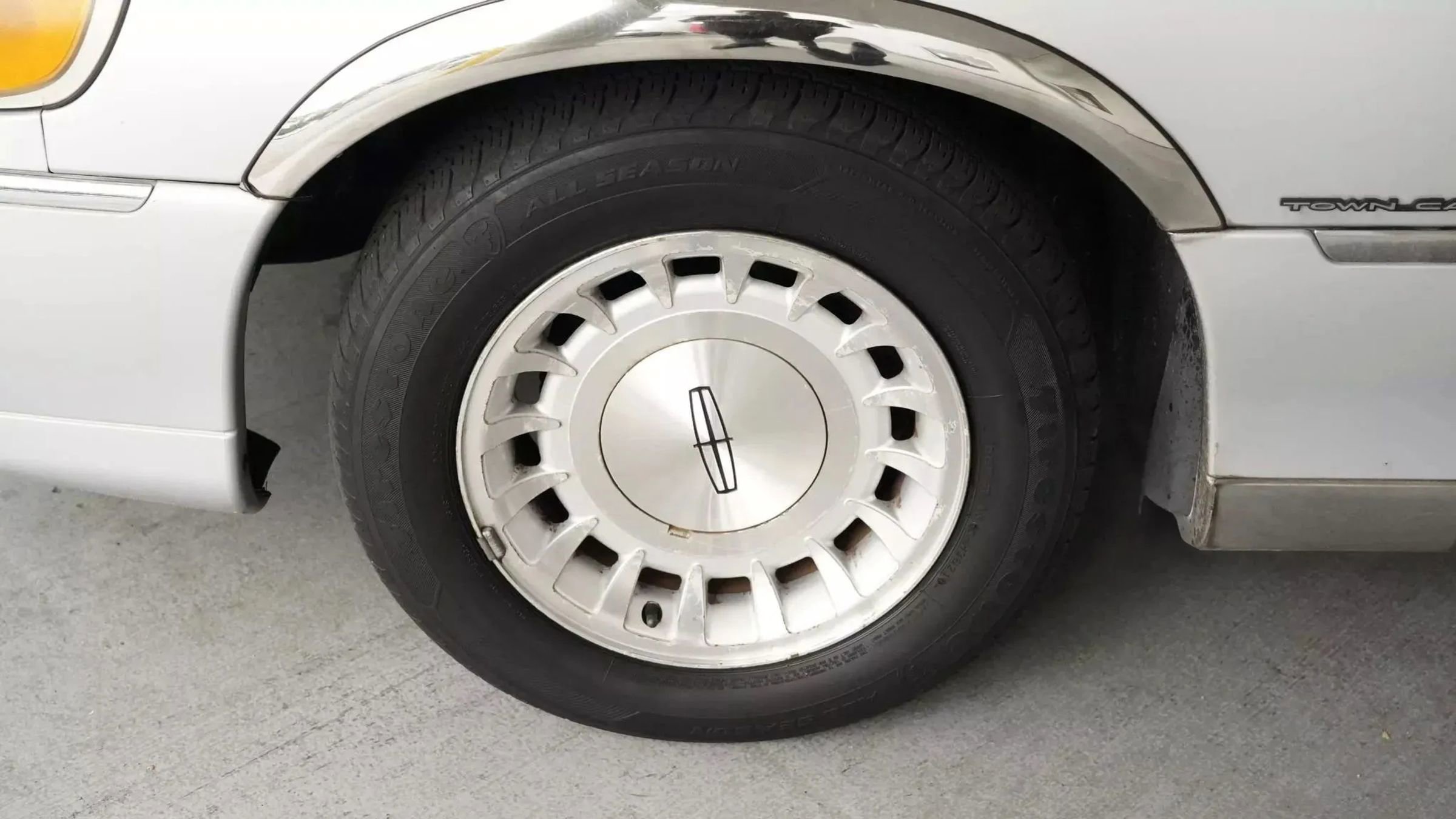 1998 Lincoln Town Car Executive