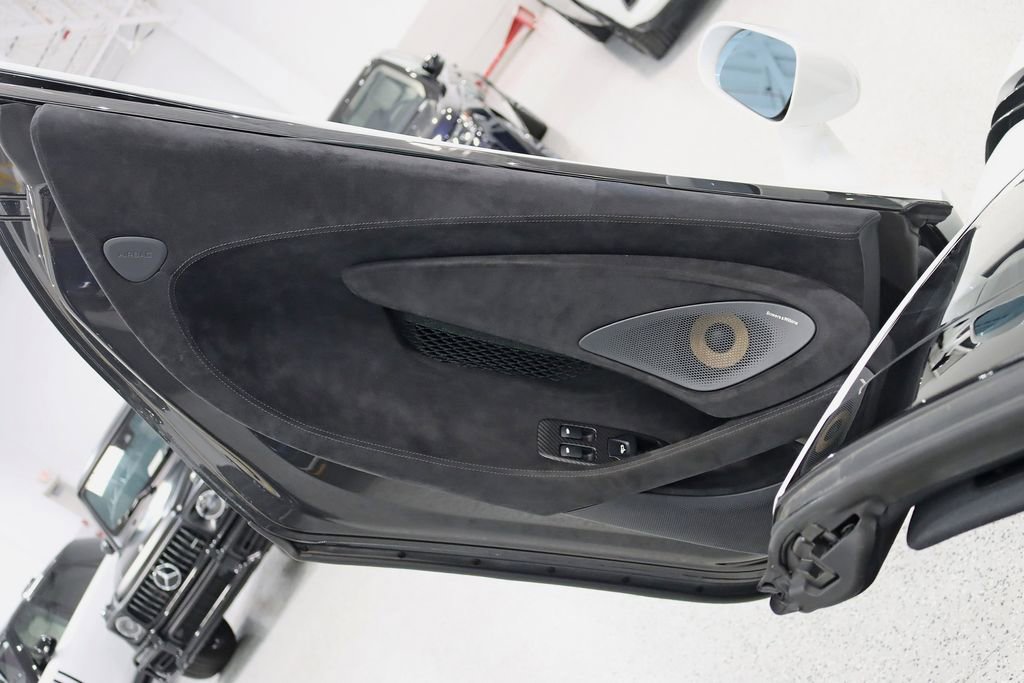 Used 2020 McLaren 600LT Spider photo 40