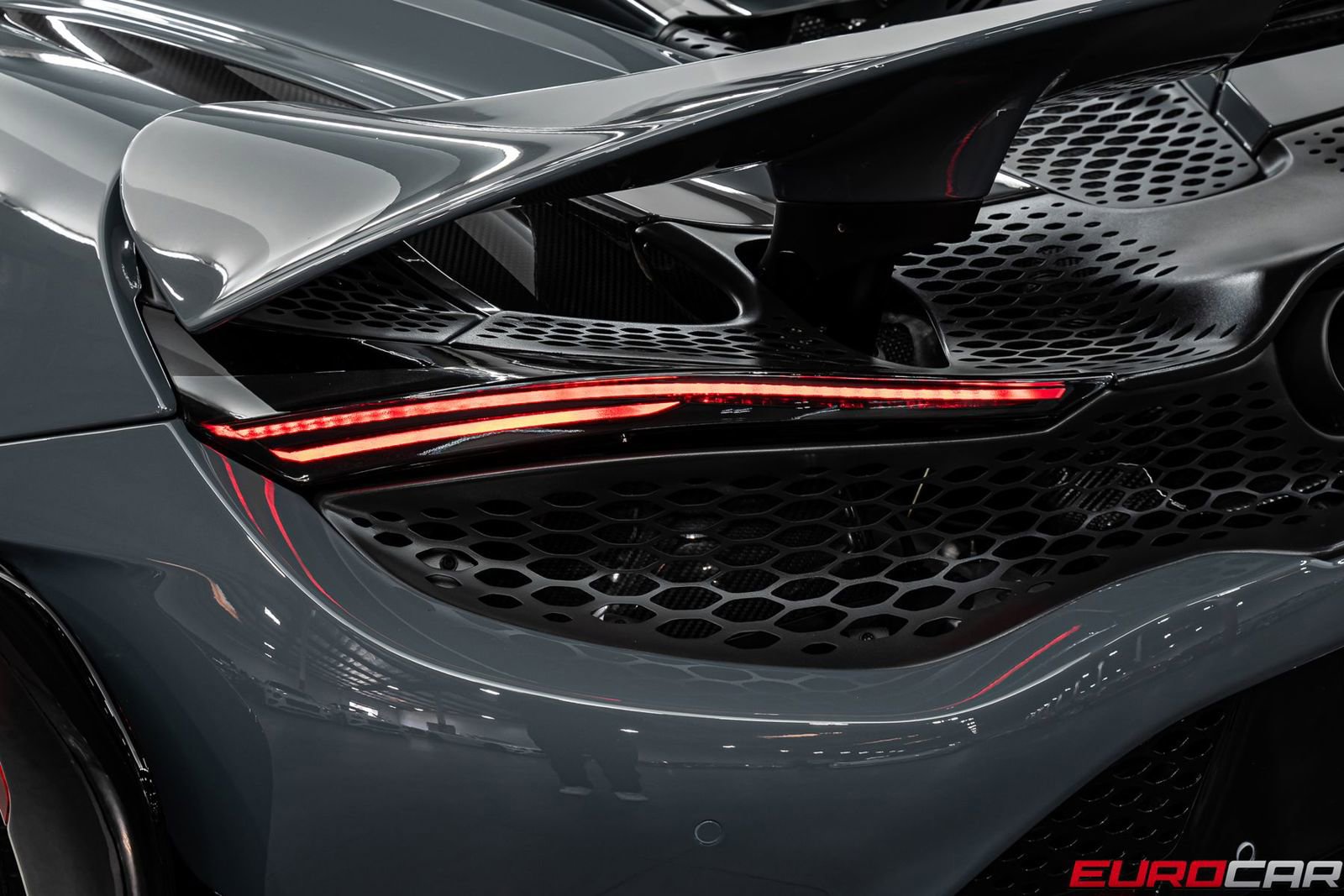 Used 2021 McLaren 765LT photo 23