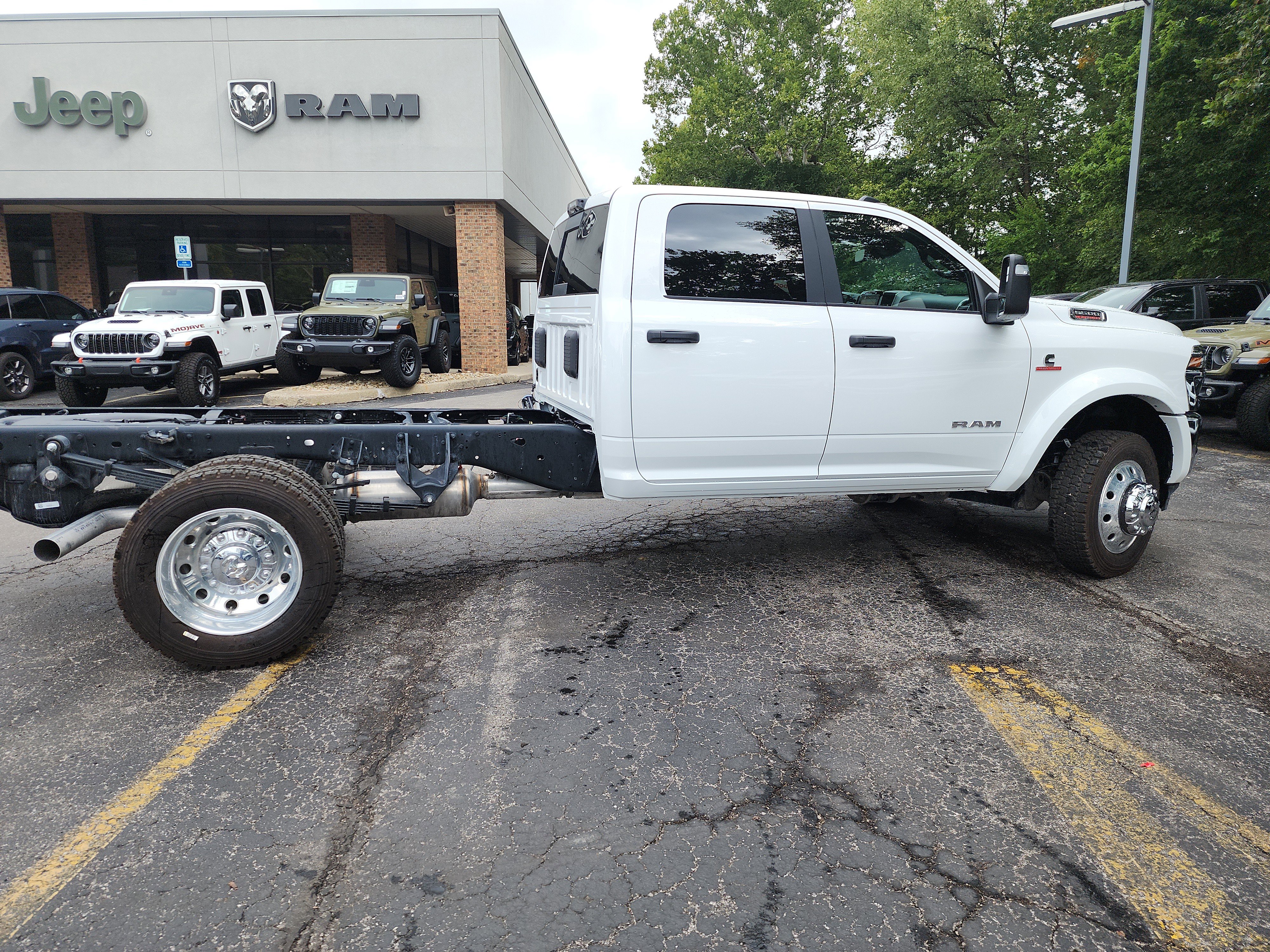 2026 RAM 5500 4x4 Crew Cab