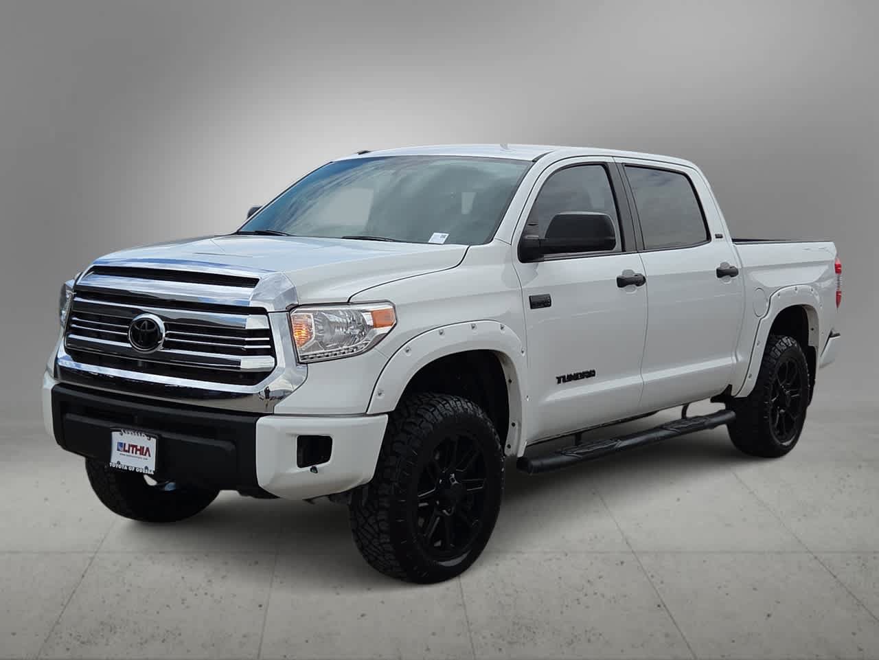 Used 2017 Toyota Tundra SR5 w/ SR5 Upgrade Package