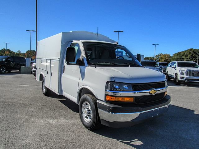 New 2025 Chevrolet Express 3500 w/ Power Convenience Package