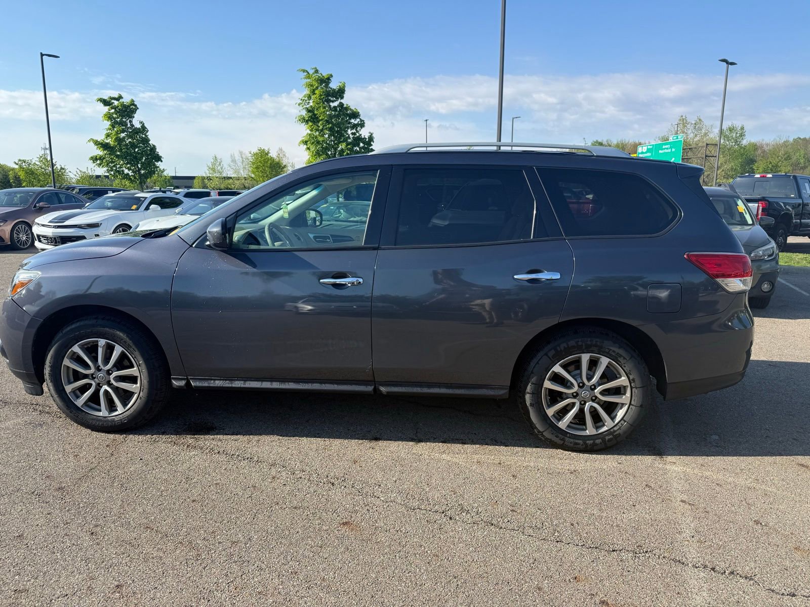 2014 Nissan Pathfinder SV
