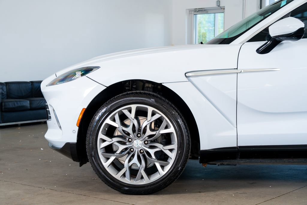 2021 Aston Martin DBX