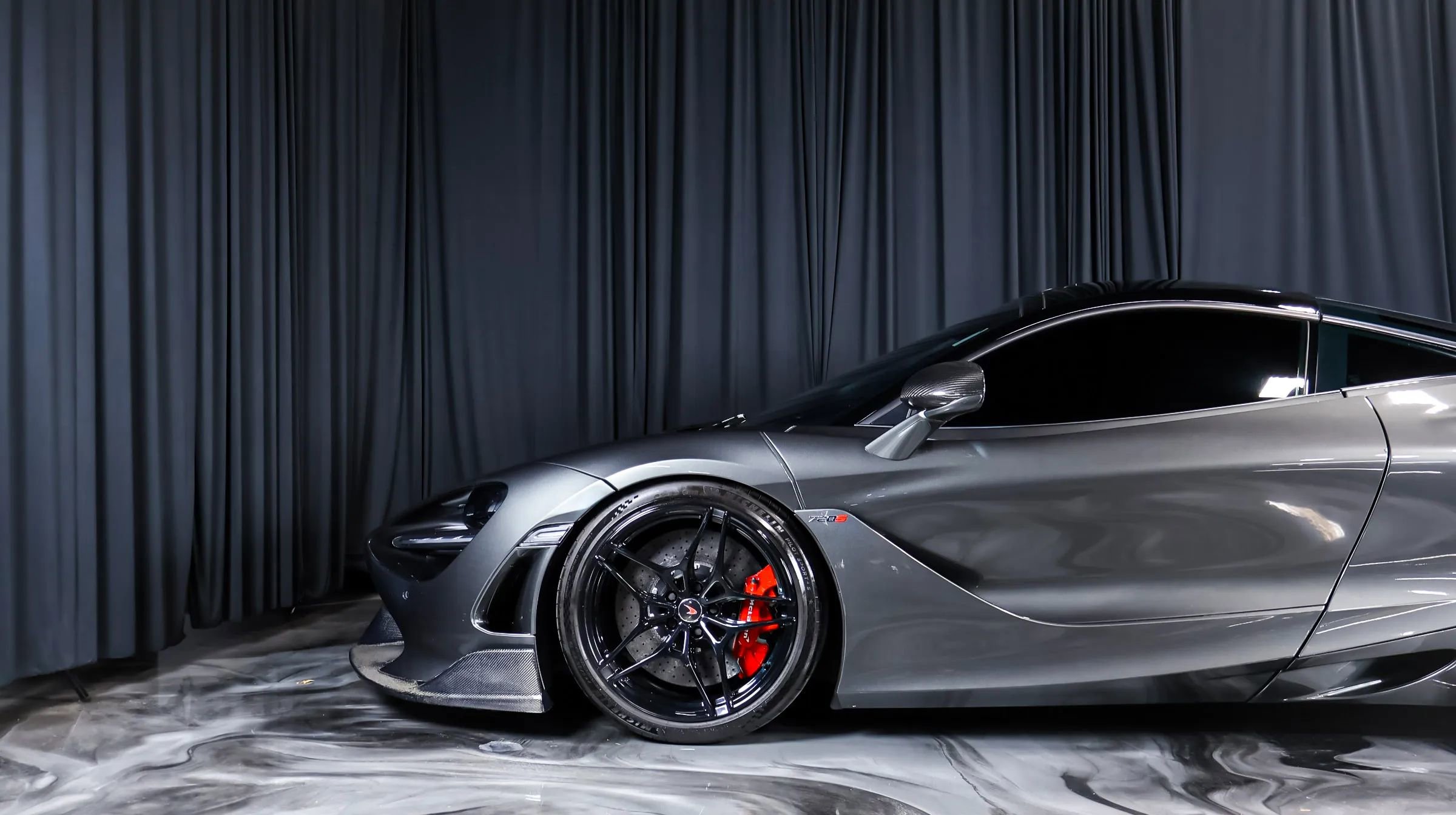 Used 2018 McLaren 720S Luxury photo 13