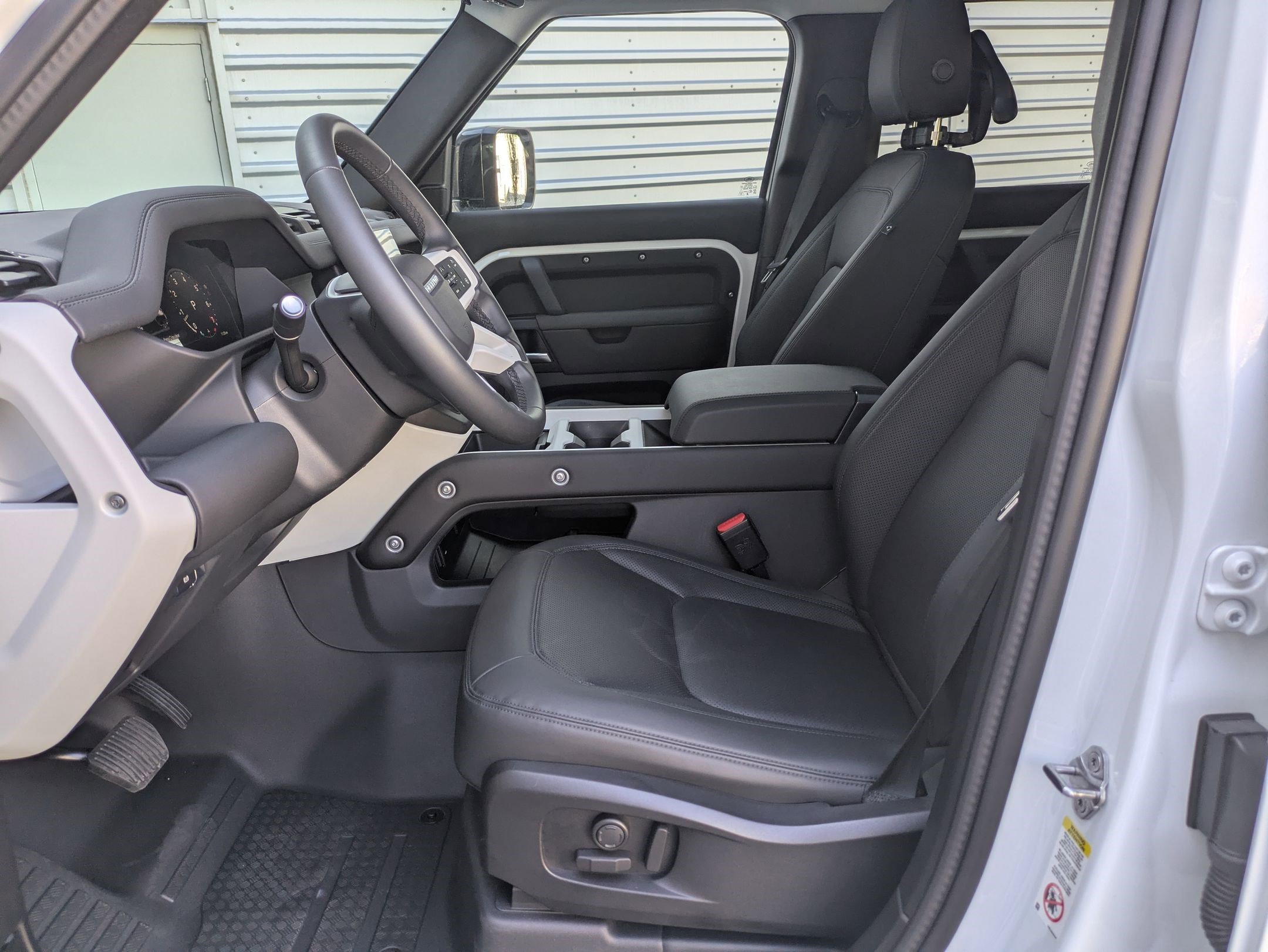 2025 Land Rover Defender 110 S