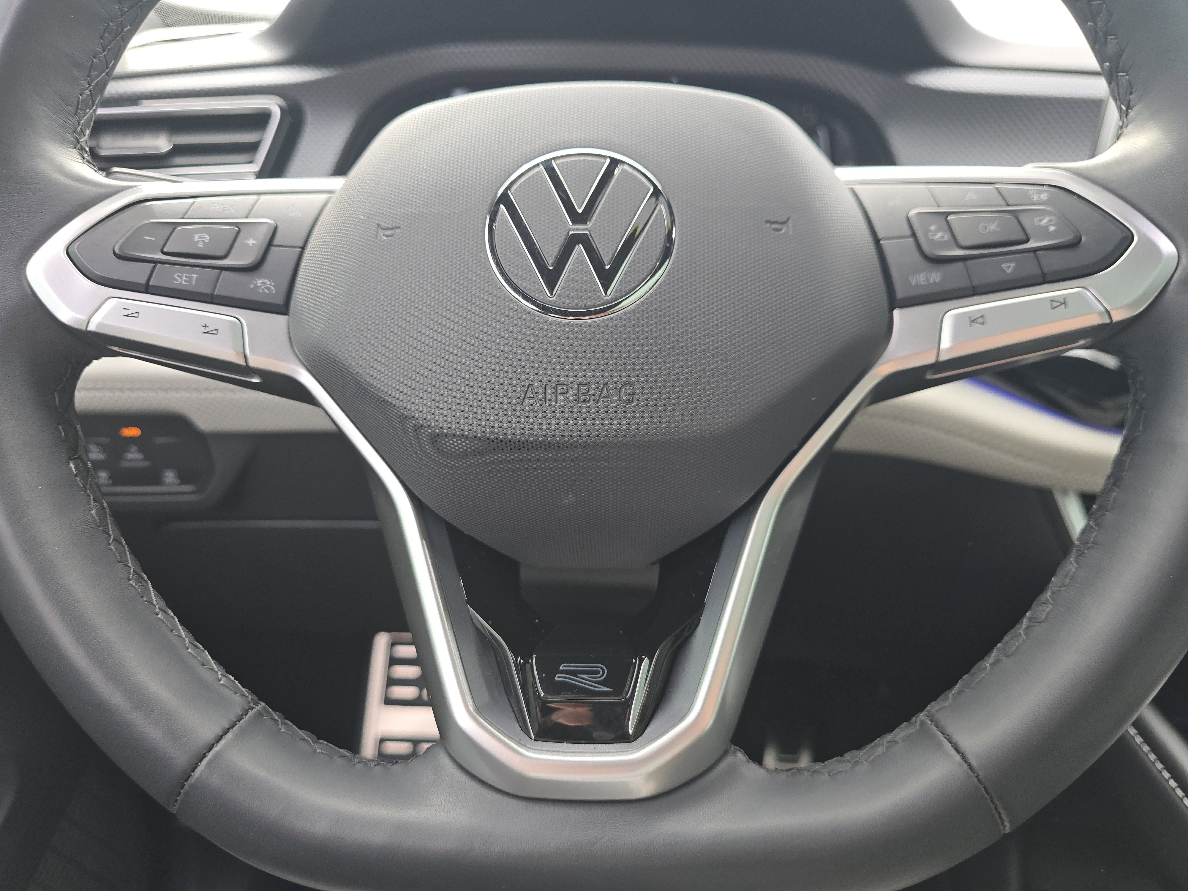 2024 Volkswagen Atlas Cross Sport SEL Premium R-Line