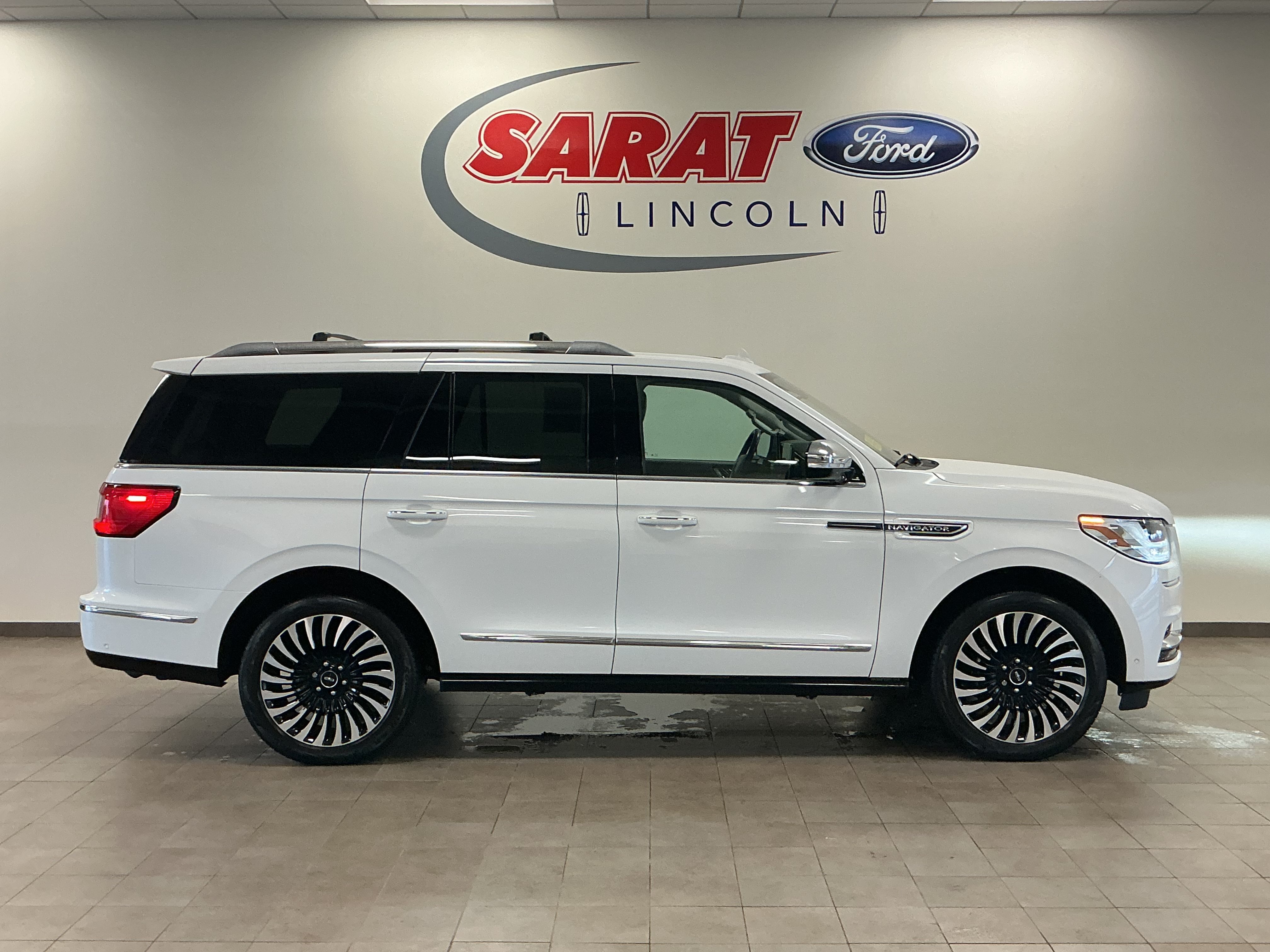 Used 2020 Lincoln Navigator Black Label w/ Cargo Convenience Package