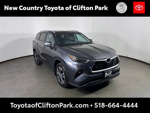 Used 2024 Toyota Highlander XLE