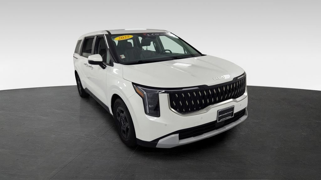 Used 2025 Kia Carnival
