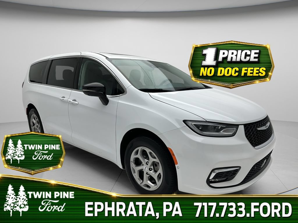 Used 2024 Chrysler Pacifica Limited w/ Trailer Tow Group
