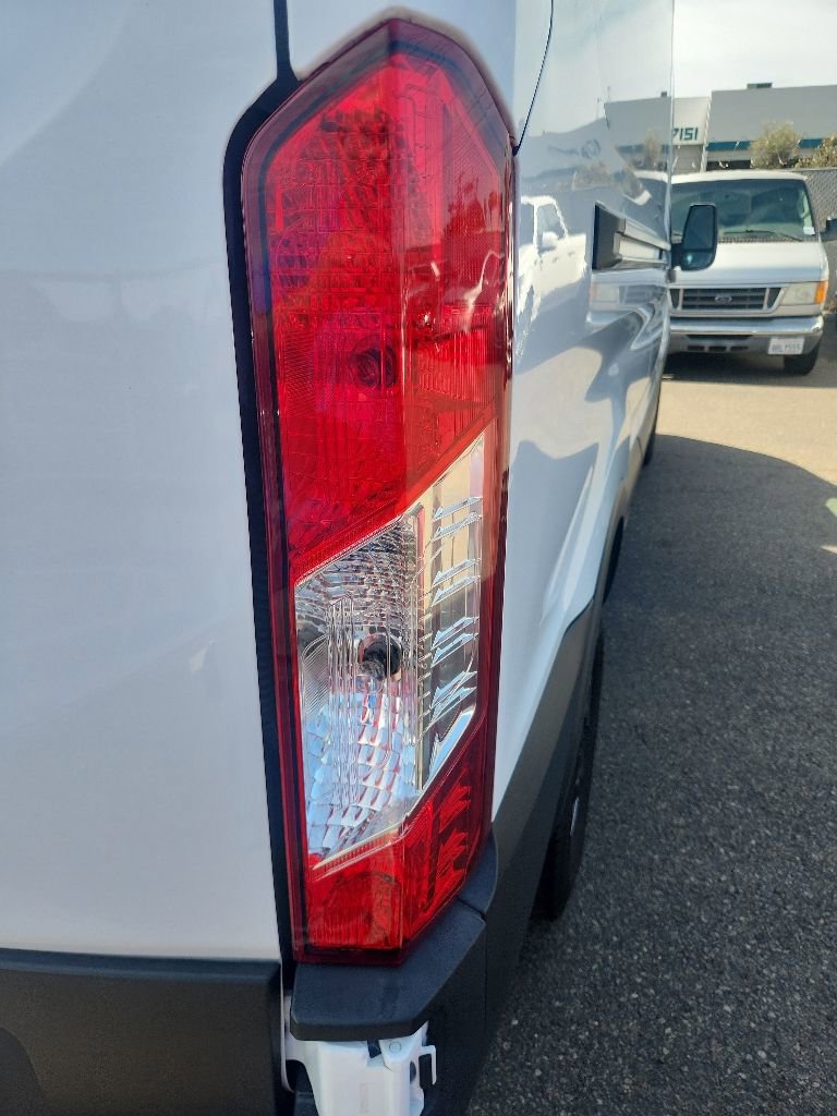 2023 Ford Transit 250 Medium Roof