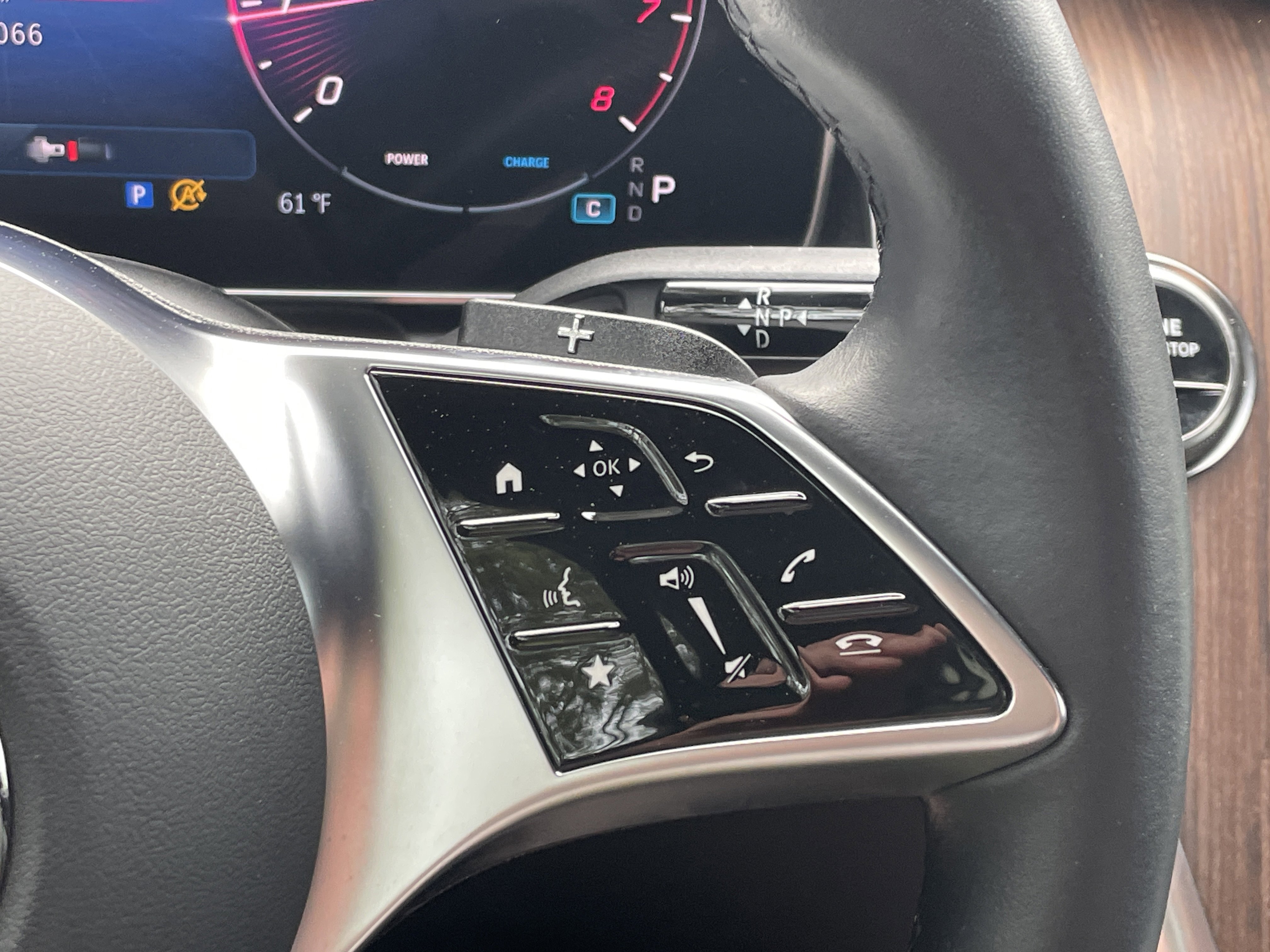 2025 Mercedes-Benz GLC 300