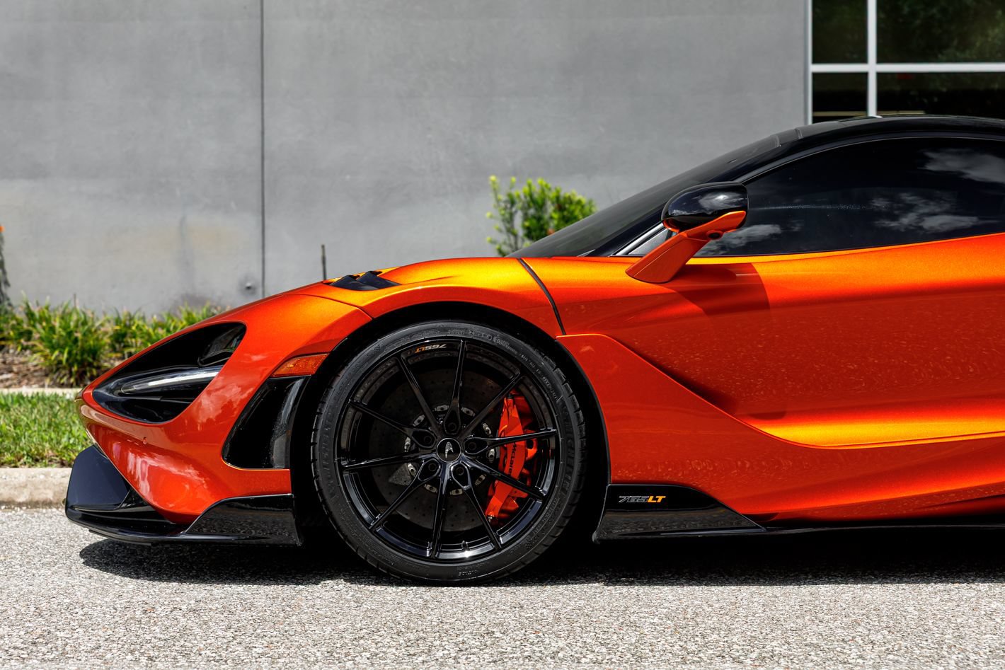 Used 2021 McLaren 765LT photo 32
