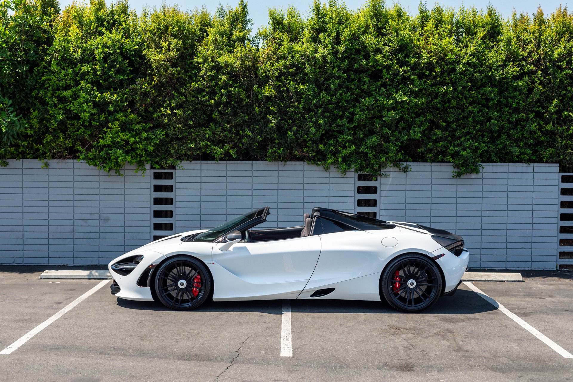 Used 2020 McLaren 720S Performance photo 35