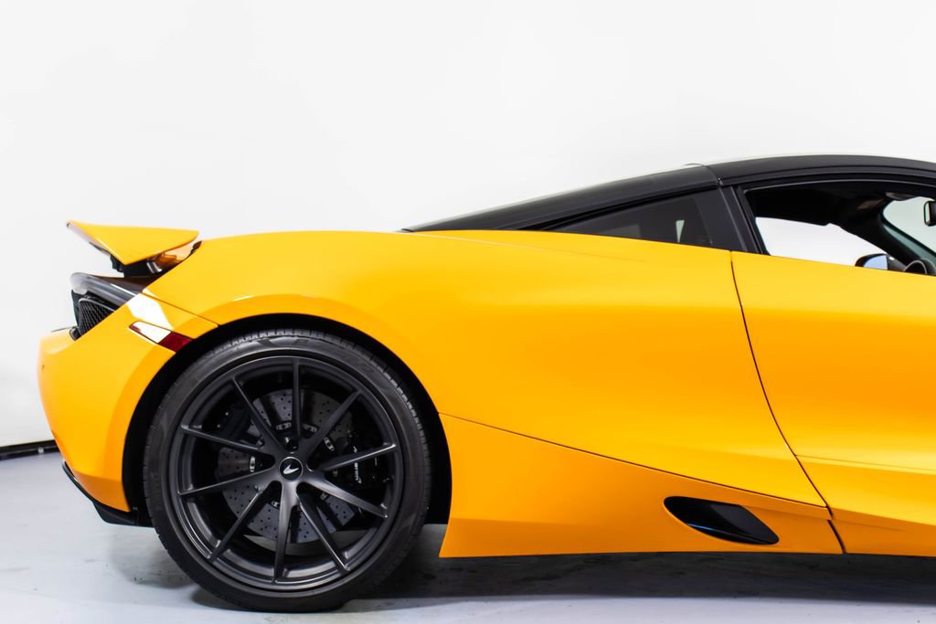 Used 2021 McLaren 720S Performance photo 18
