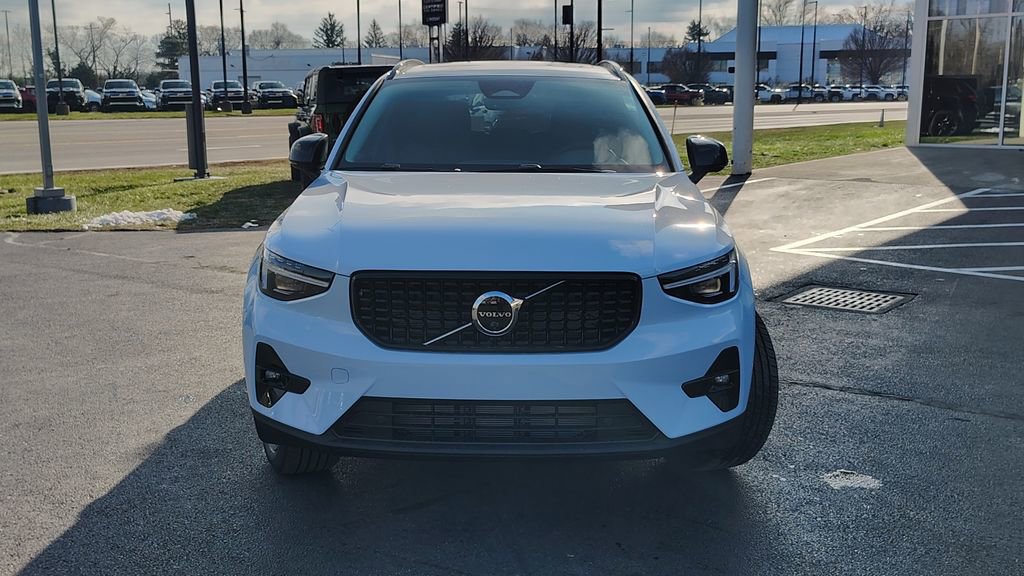 2026 Volvo Xc40 B5 Plus