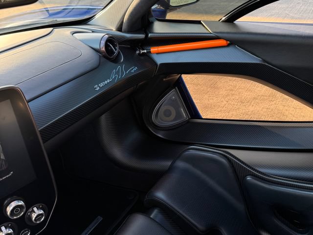 Used 2019 McLaren Senna photo 17