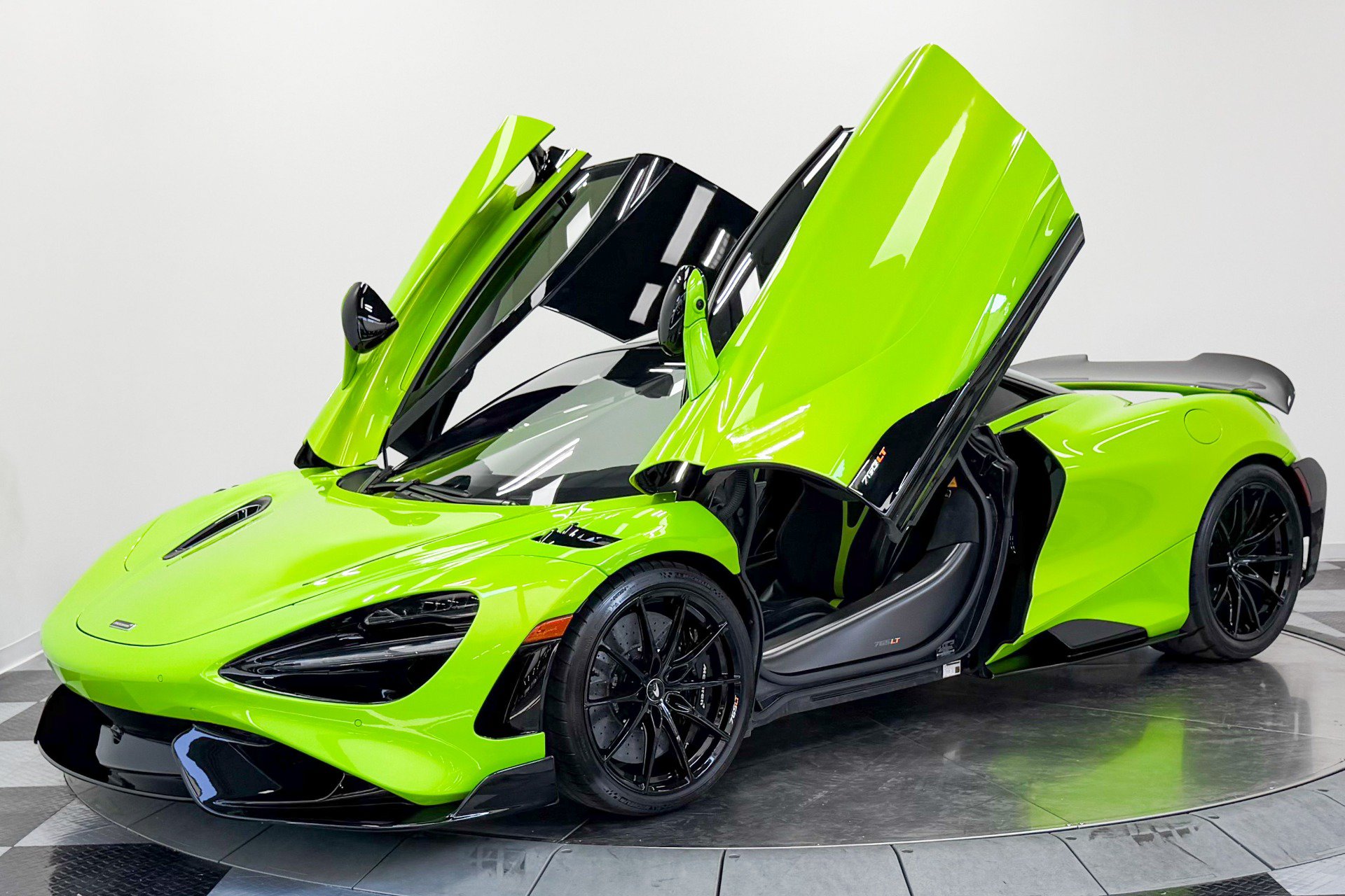 Used 2021 McLaren 765LT photo 31