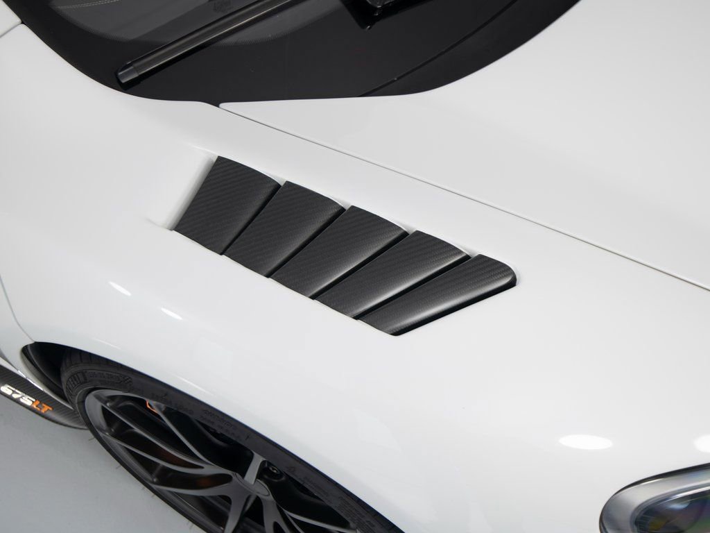 Used 2016 McLaren 675LT Spider photo 41