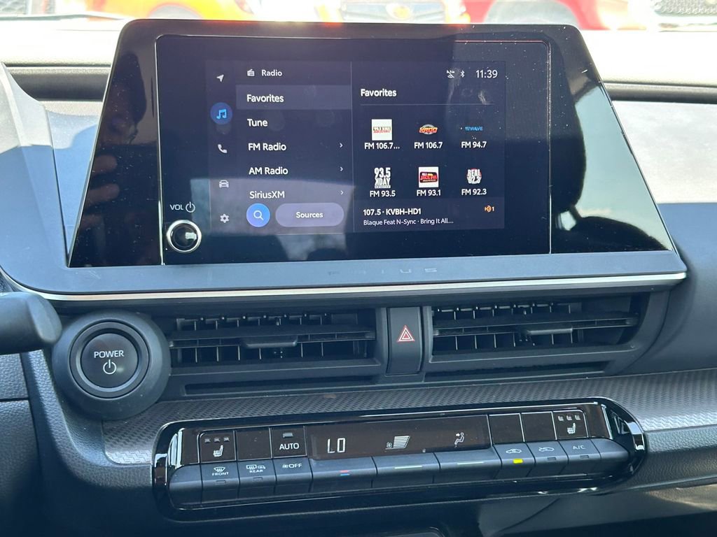 2025 Toyota Prius XLE