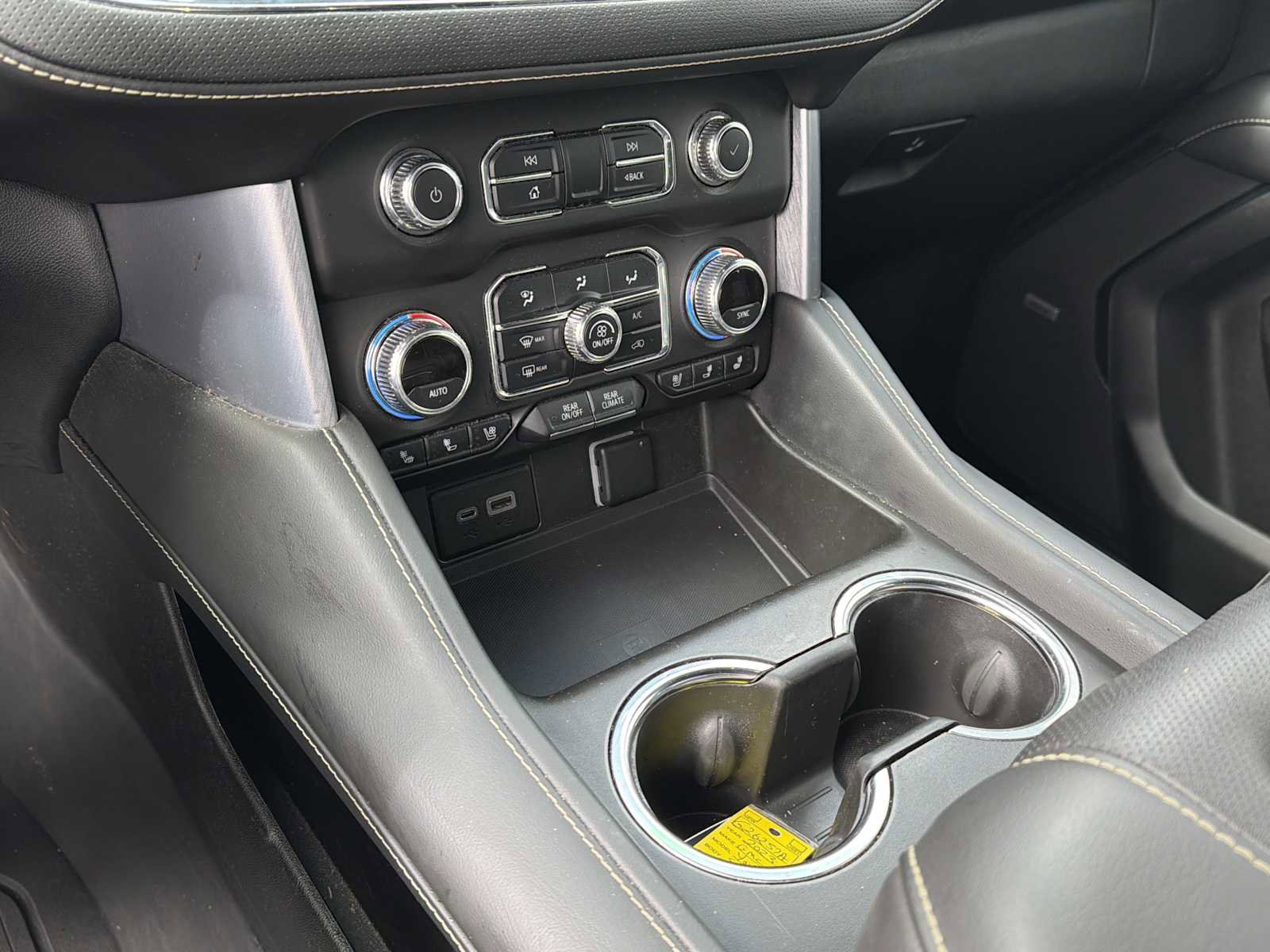 2023 GMC Yukon XL SLT