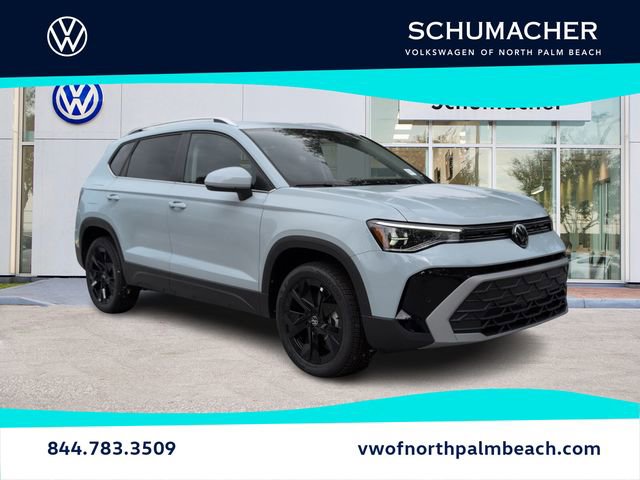 Used 2025 Volkswagen Taos SE w/ Panoramic Sunroof Package