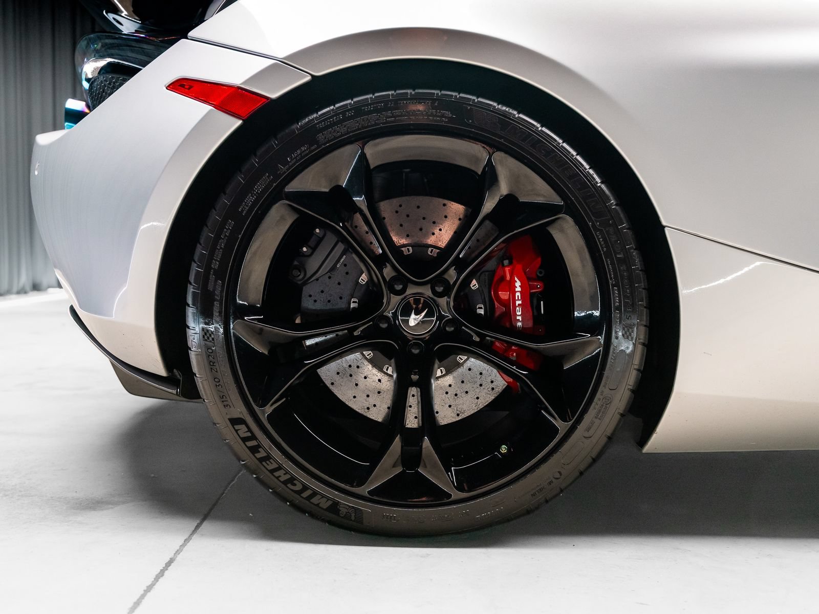 Used 2019 McLaren 720S photo 32