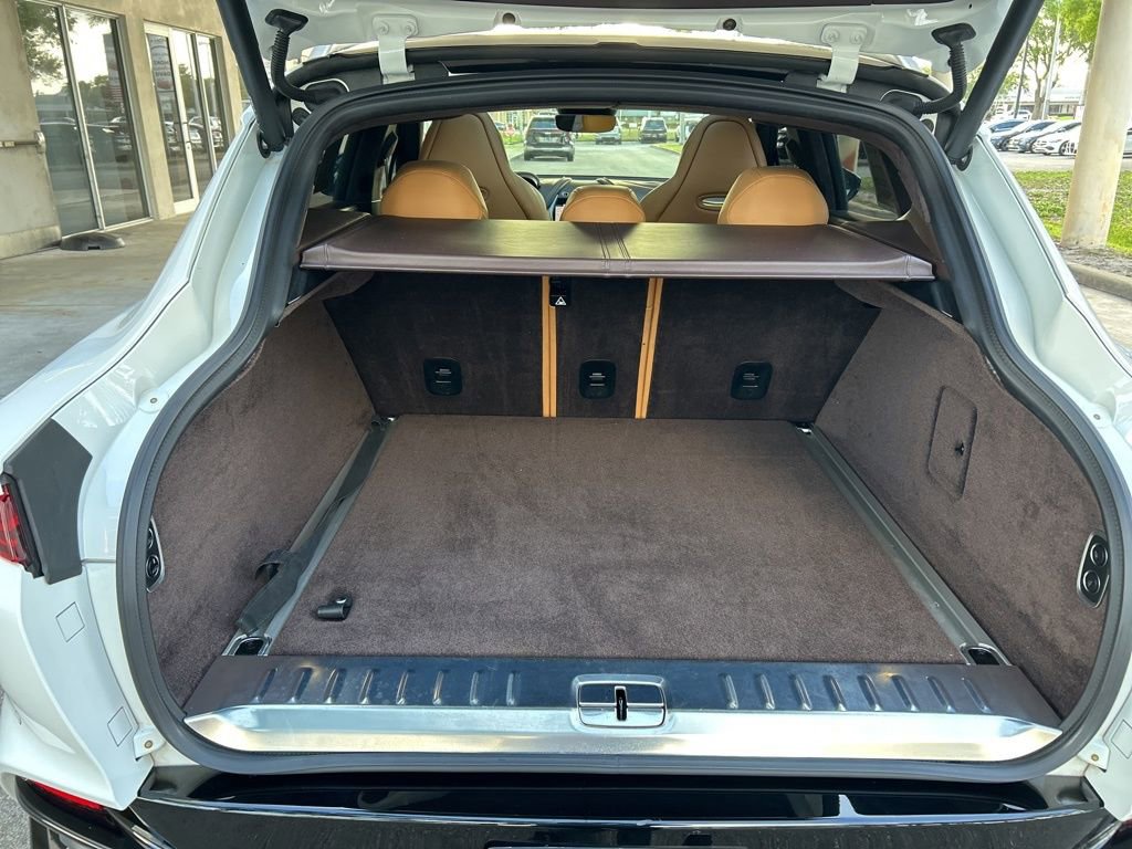 2021 Aston Martin DBX