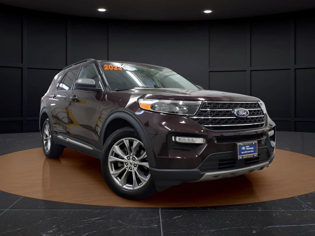 Certified 2023 Ford Explorer XLT w/ Equipment Group 202A